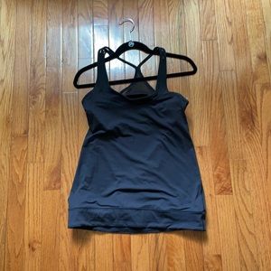 black lululemon tank
